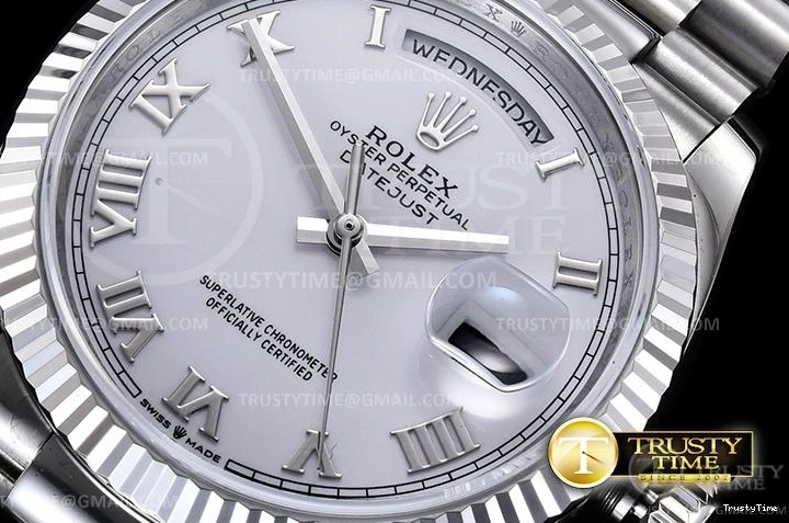 1019 RDD0224F – DayDate 36mm Vibrant 705